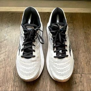 Saucony Mens Echelon 8 Gray Running Shoes Sneakers Size 10.5